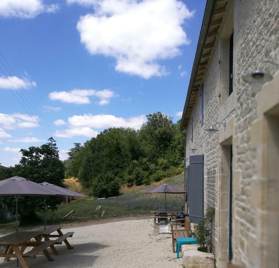 Chateau Des Loups - Les Pommiers Echire 외부 사진