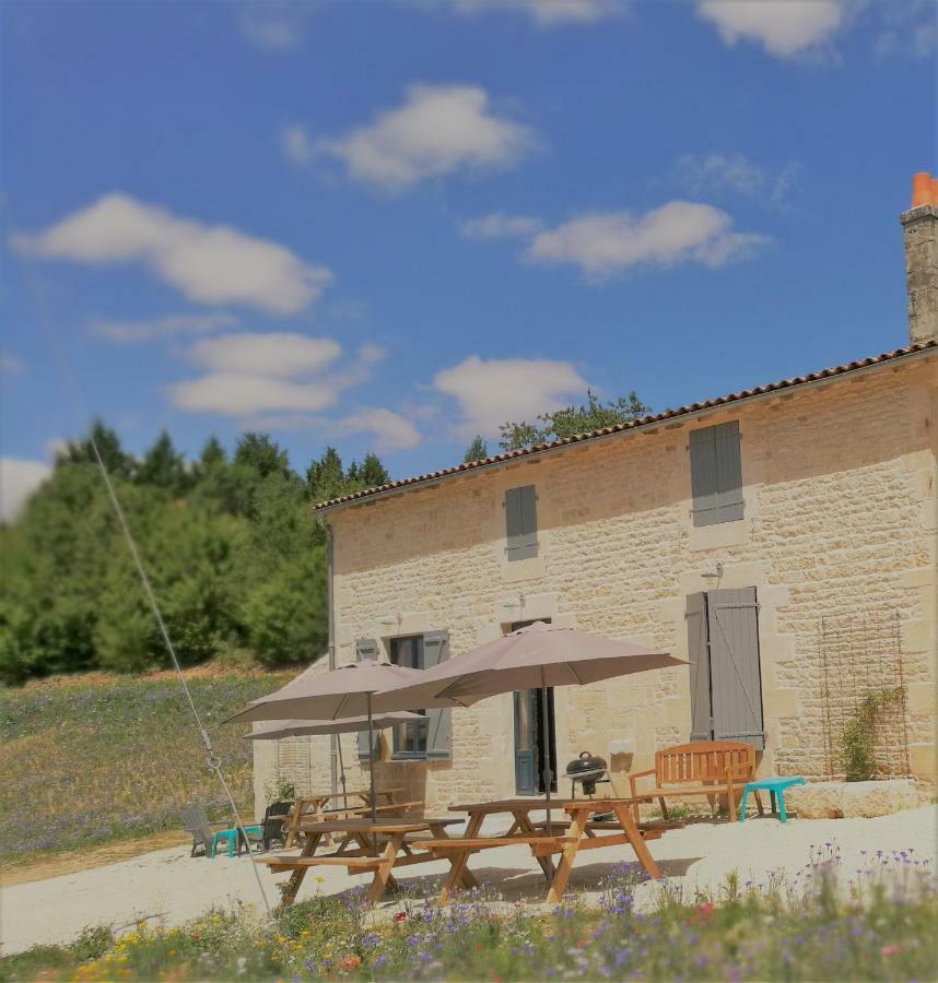 Chateau Des Loups - Les Pommiers Echire 외부 사진